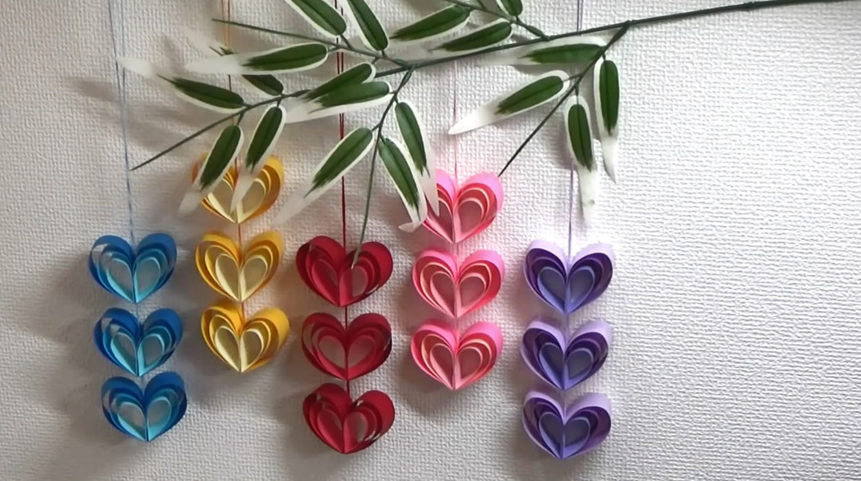 diy纸艺小妙招,看看如何制作心形纸花挂饰的方法,创意十足