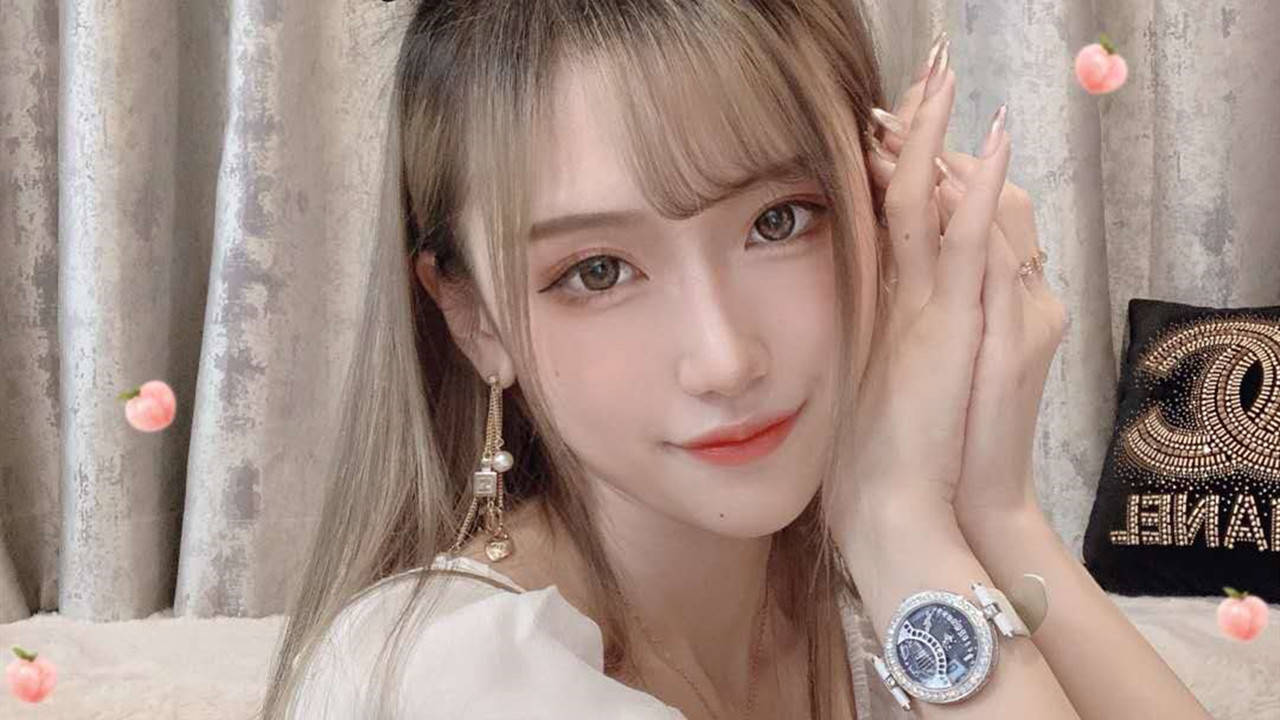 同样cos"美少女",腐团儿尽显清纯学妹风采,看到mlxg,网友笑出声