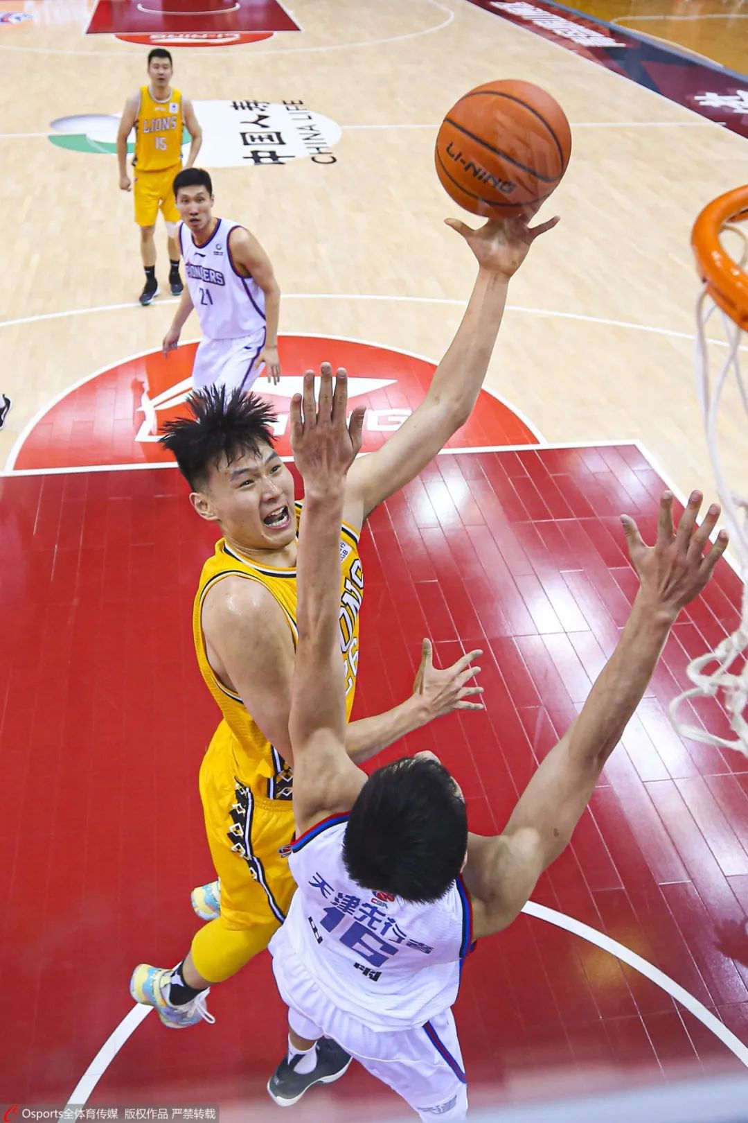 林书豪36分创赛季新高|7 项绝杀和 67 项新记录! CBA首月有多好?