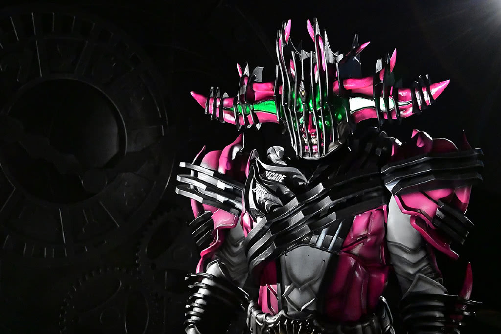 假面骑士时王46集先行:异世界白沃兹回归,变骑士单挑死神e哥