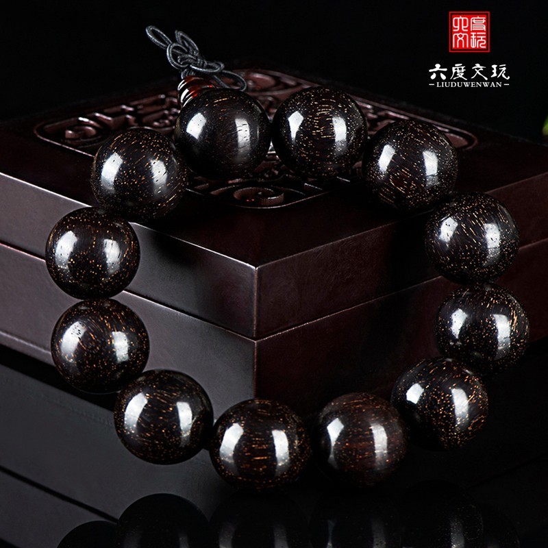 价值过万的小叶紫檀手串和几百的有什么区别，看这些图片就知道了