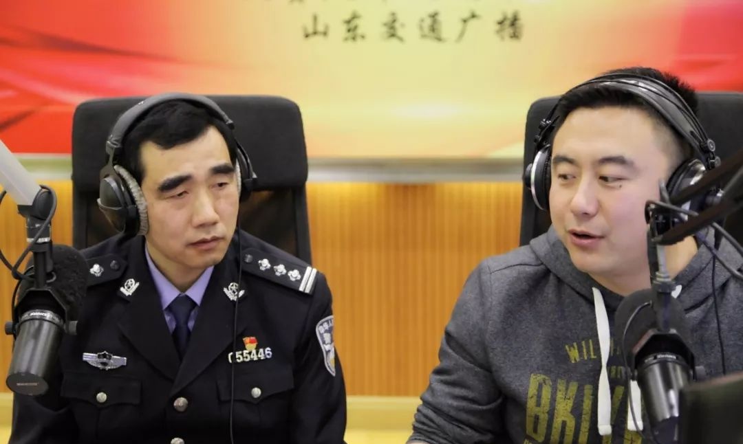 党委委员,副支队长 曹景尧 带领 设施大队大队长熊潇 交管科副科长