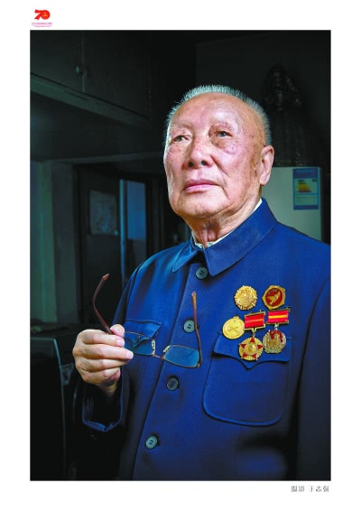 今天,致敬共和国老战士!