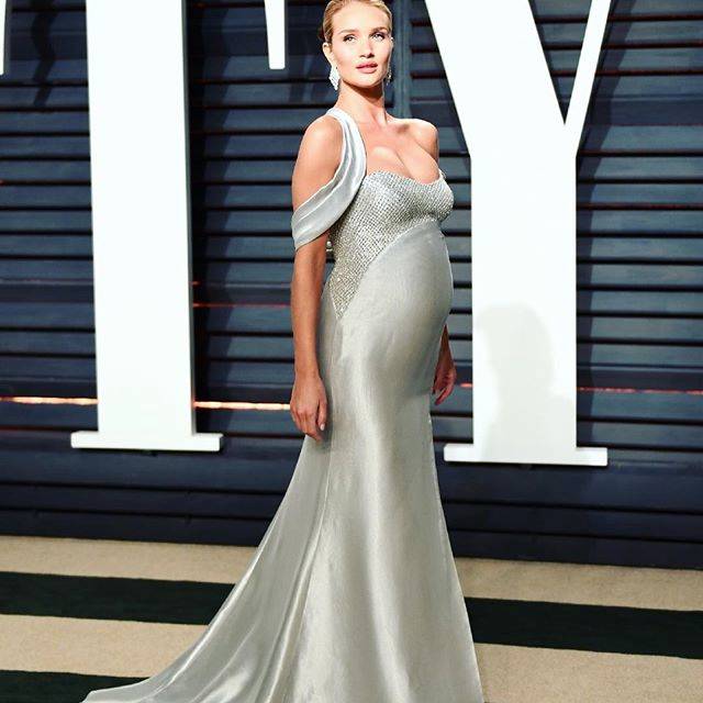 傑森斯坦森終於當爸啦，從此地球上又多了個小硬漢！