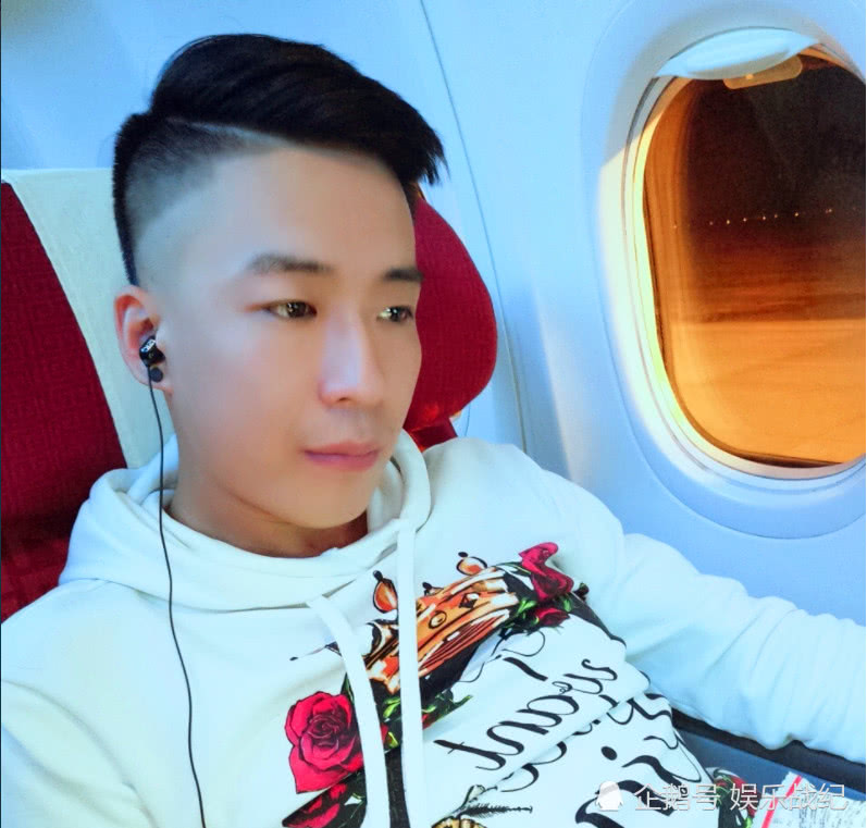 时隔一年"源佑手"再齐聚yy直播间,一番话惹粉丝泪目!久违了