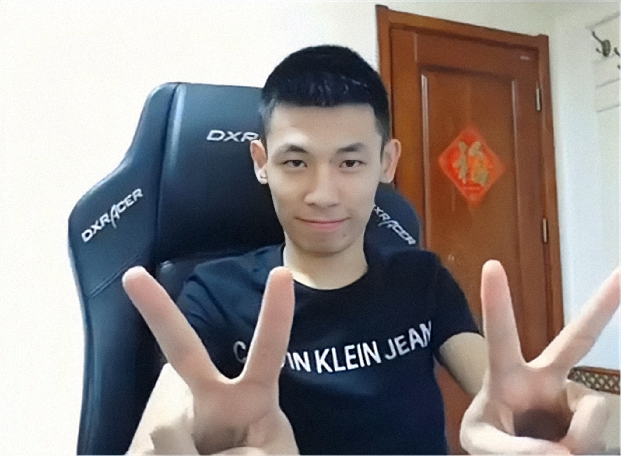 全职业第一人的黑旭被碾压,大坤坤不愧第一肝帝!