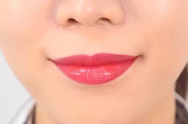 教你正确涂口红,抹出性感小红唇!