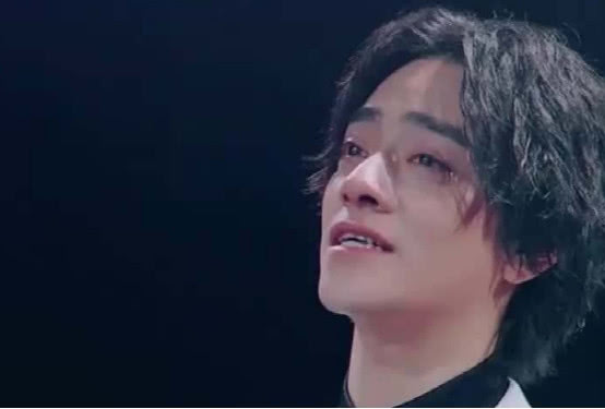 郑云龙:美声界的云次方,严肃外表下,有一颗有趣的灵魂