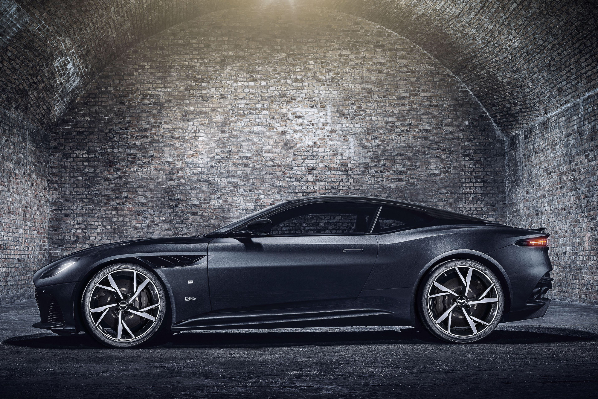 阿斯顿马丁dbs震撼来袭!