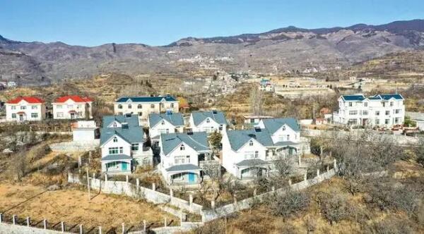 山东省委省政府回应“济南违建别墅问题”：全面彻查，坚决整改