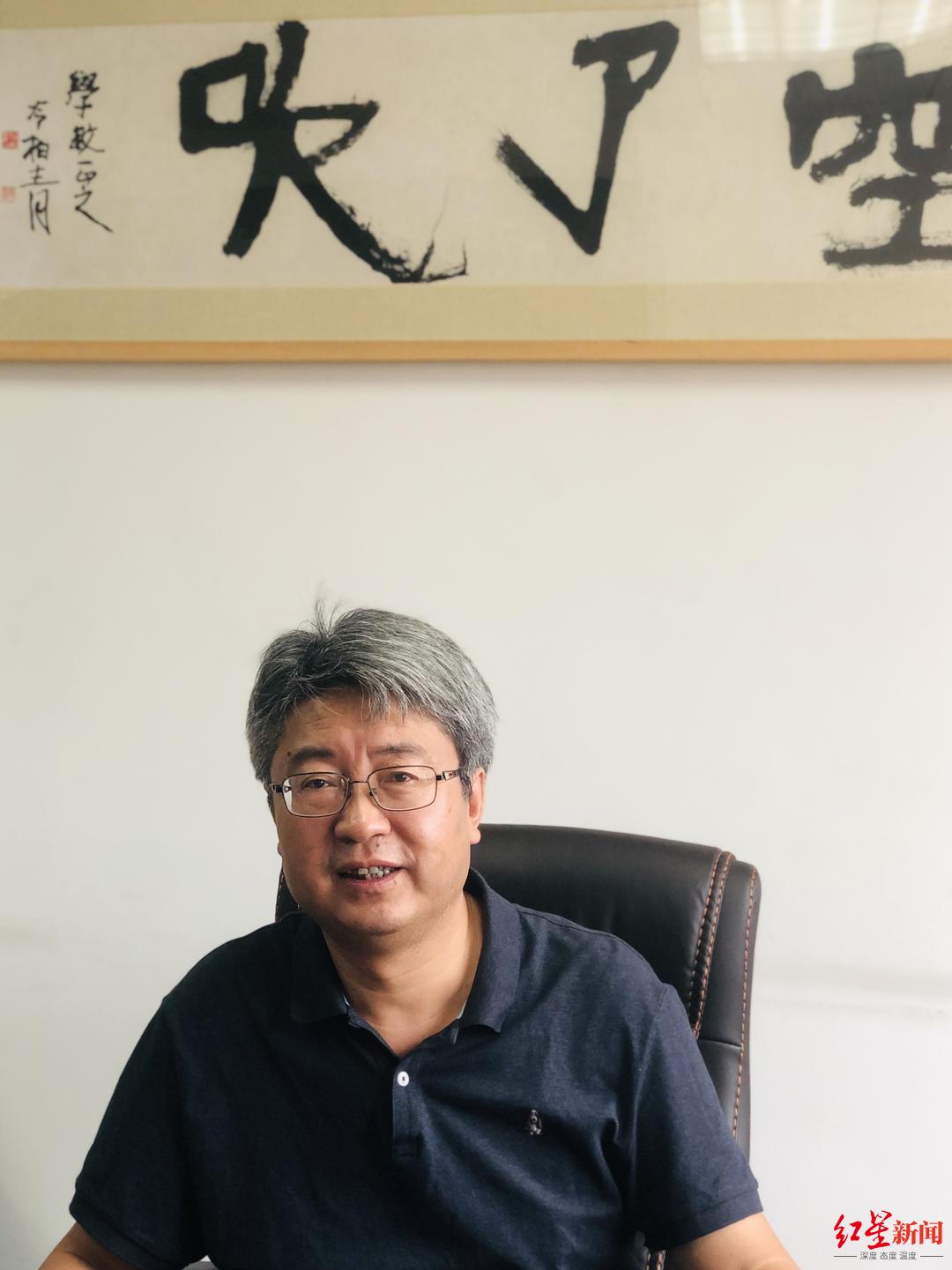 著名诗人龚学敏 红星新闻:在出这本书时,是否会担心,将李商隐的文字