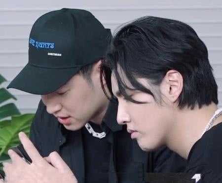 看到吴亦凡潘玮柏的反应后,太真实了