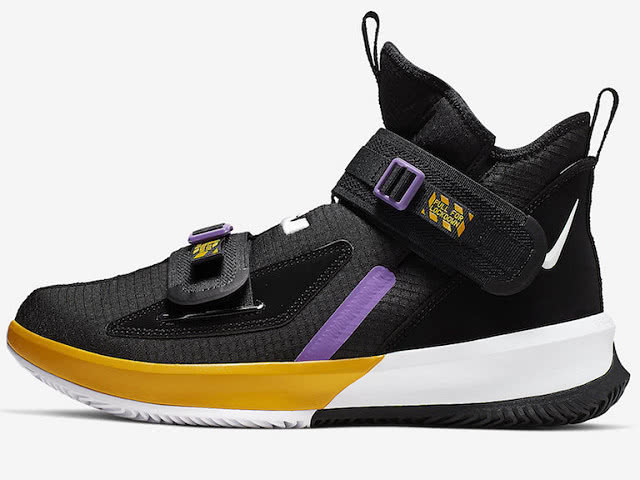 "球场战鞋"价值千元的詹姆斯士兵13,升级魔术贴,简直太美啦