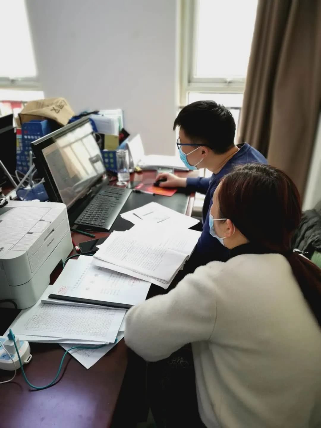 生态环境局新乡县分局对翟坡镇群众举报气味问题现场调查