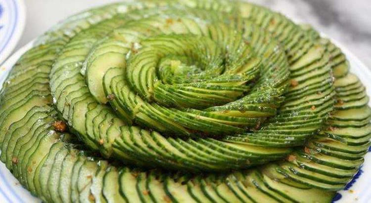 印度人如何用菜刀,为什么是菜刀不动食材动,与中国完全相反