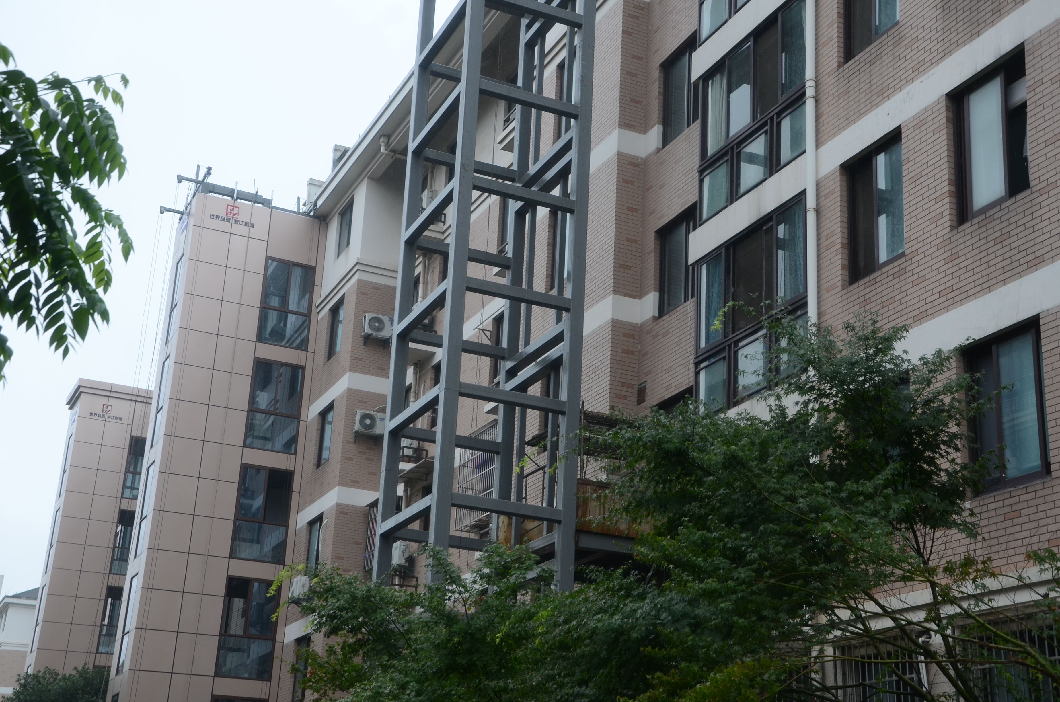 小区旧改第一难,电梯楼上要,楼下却反对,这些问题老大难