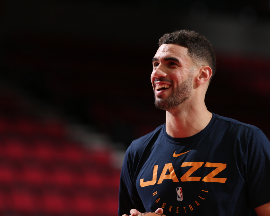 虎扑3月13日讯 今日,爵士球员乔治-尼昂更新了推特,内容如下