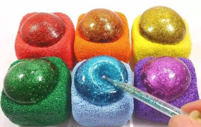 9,水晶泥弄到衣服上需要准备一下材料棉签酒精热水具体清洗方法步骤如