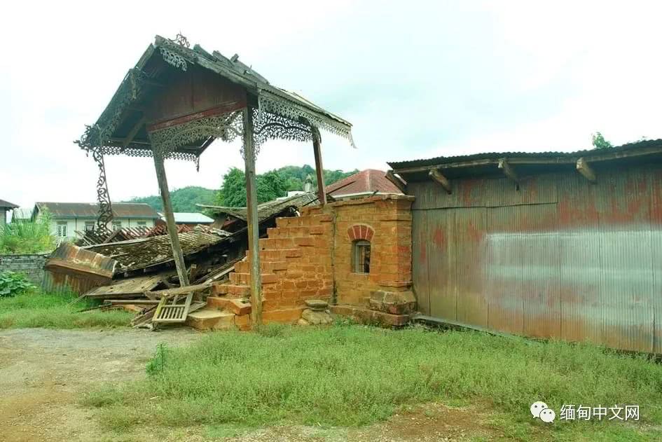 掸邦一个有上百年历史的土司住宅,塌了