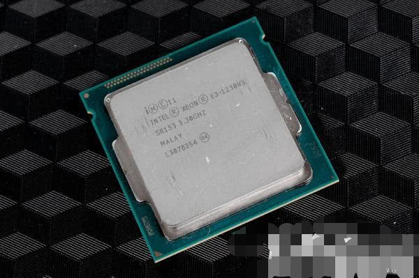 8ghz,8mb三级缓存,四核心八线程,简单来说就是一颗没有核显的haswell