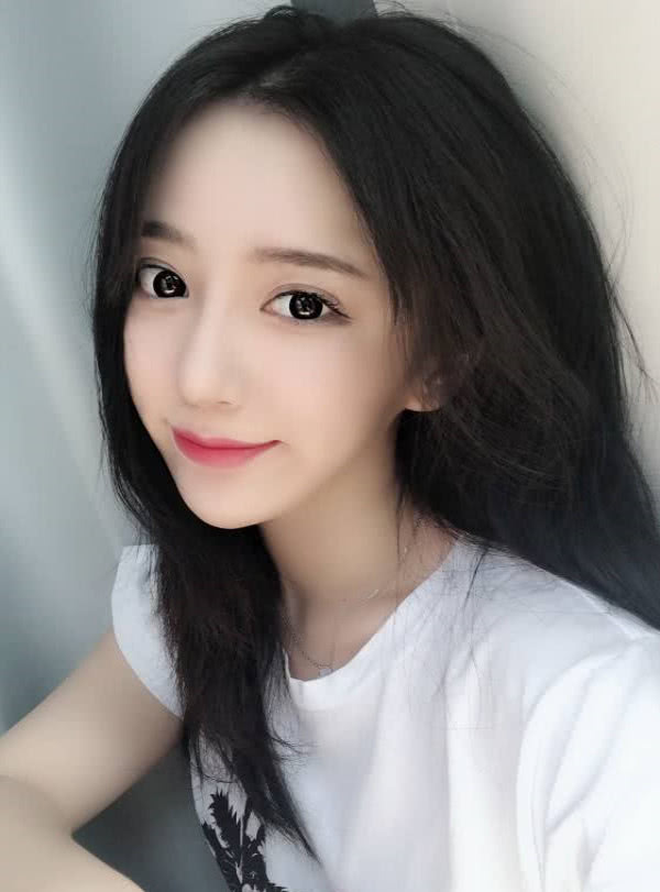 斗鱼绝地求生区谁是一姐?看到这张官方海报,网友:真偏心!