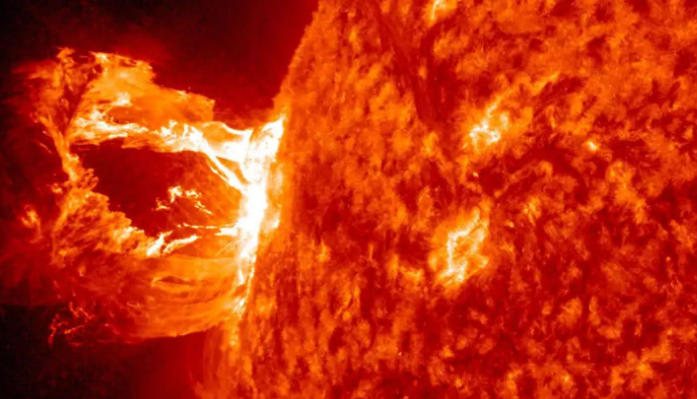 2024年太阳黑子或将发生大爆炸,会对地球产生怎样的影响呢?