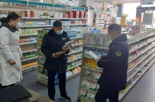 河南越人大药房郑州分店顶风销售假冒口罩?顶格处罚!