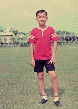 林雪晒17岁旧照，网友感慨认不出，这5个胖子明星年轻时竟这么瘦