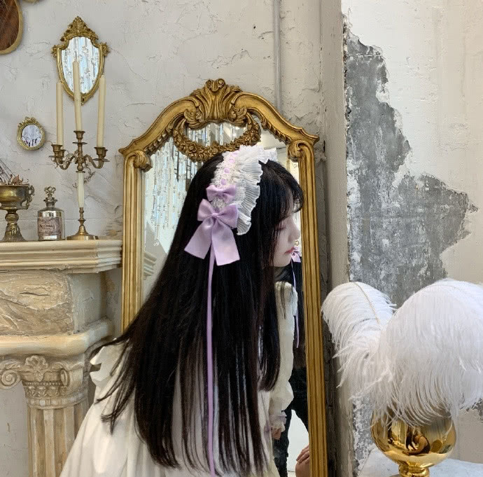 杨清柠晒清新"洛丽塔"自拍,网友却在鼻子上发现端倪:整容了?