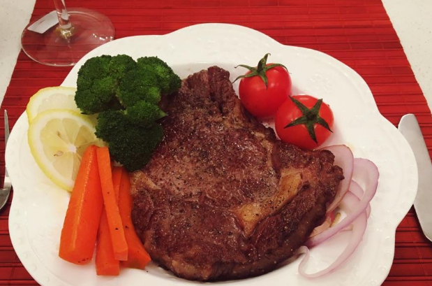 牛里脊,酱汁,煎牛排,里脊,红酒,土豆