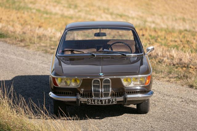 宝马2000 cs 一台帮助宝马扭亏为盈的神车