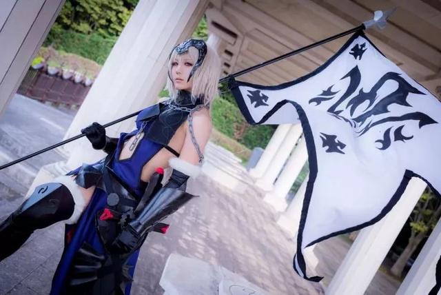 日本艺人cos纲手 乳量还原度史上最高 一周cos秀