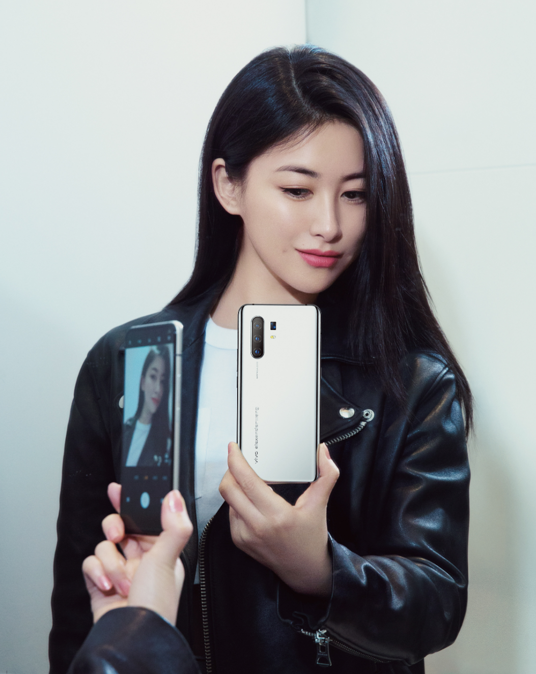 让时尚人士"不得不爱"的手机,vivo x30系列aw联名限定版做到了