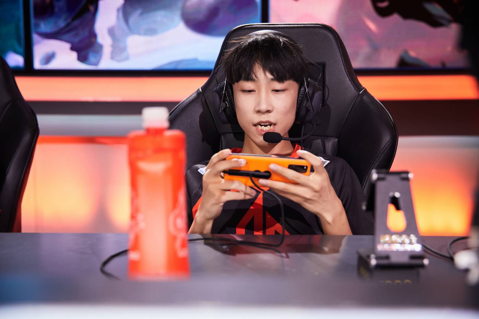 ag转会"福音":今屿,蓝柚不会离开,阿泽登上大名单,6.6不退役!