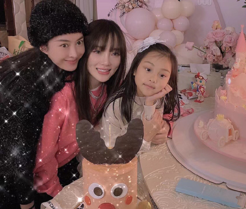 甜馨,李小璐,贾乃亮