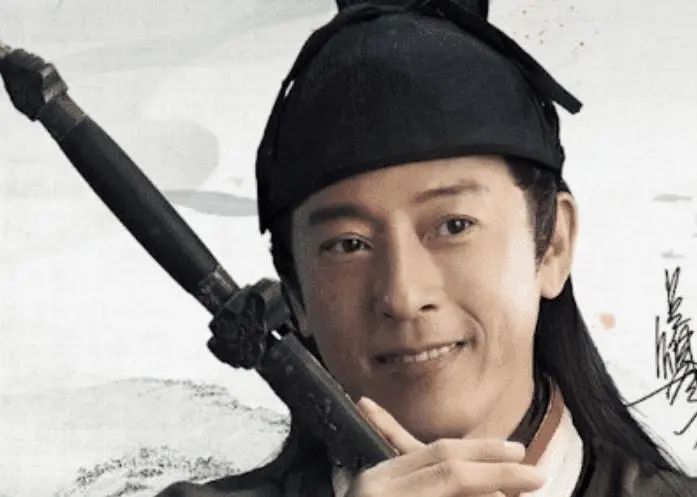 了令狐冲这一经典角色扮相,虽然有岁月的痕迹,但是吕颂贤依然英俊不减