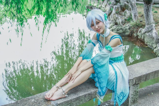 言和cos光脚,cosplay中国 - 伤感说说吧