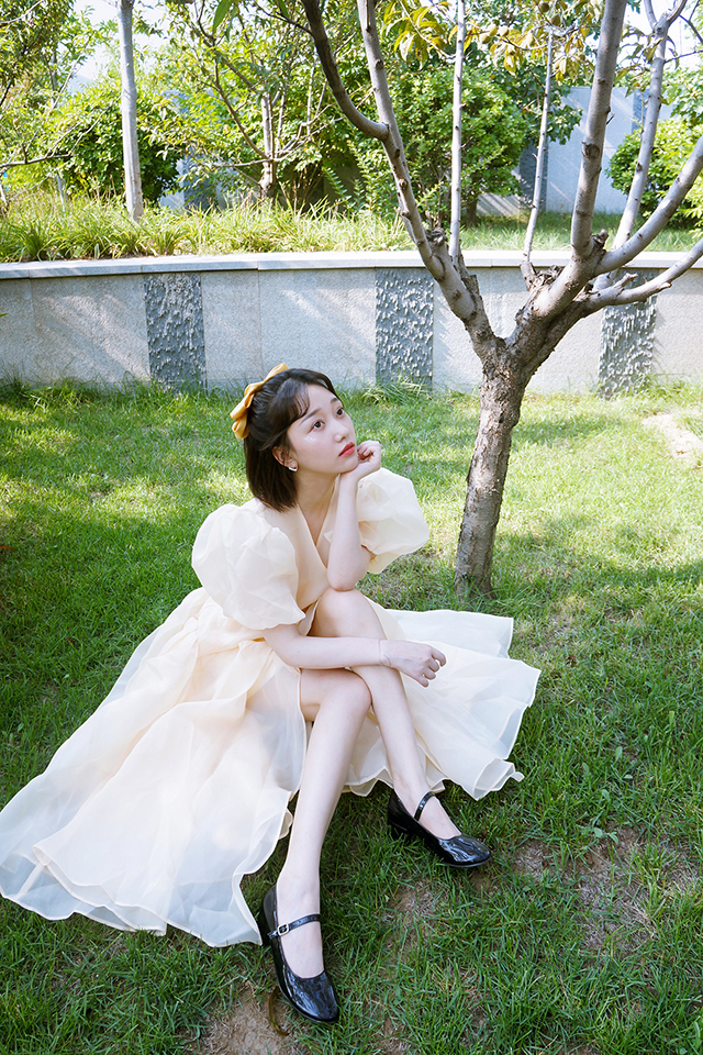 蒲诗韵浪漫系写真,穿着泡泡袖公主裙,像精灵公主一样!-看点快报
