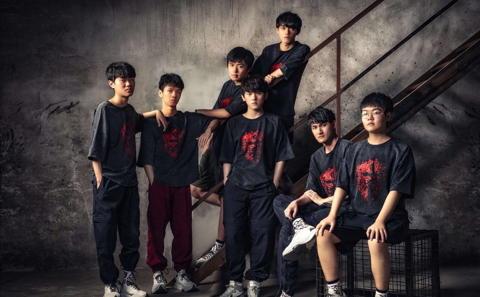 tes膨胀了?s赛出征阵容放弃一个选手名额!辅助qiuqiu跟队出征