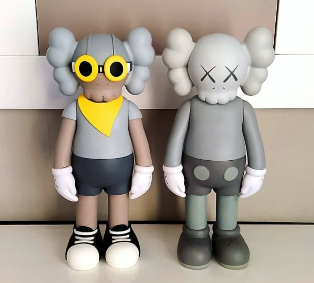 改造kaws,futura等潮流艺术家玩具,西班牙潮玩客制师