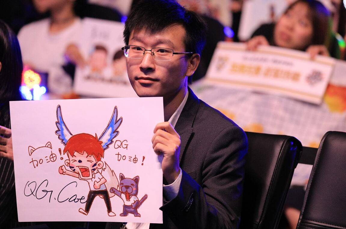 ts五冠主教练kear宣布卸任离职,俱乐部经理评论饱含深意