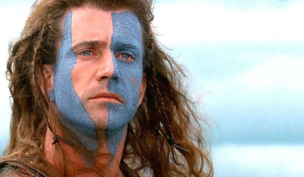 威廉华勒士远离家园多年后在重返苏格兰时,苏格兰王艾德华一世驾崩,艾