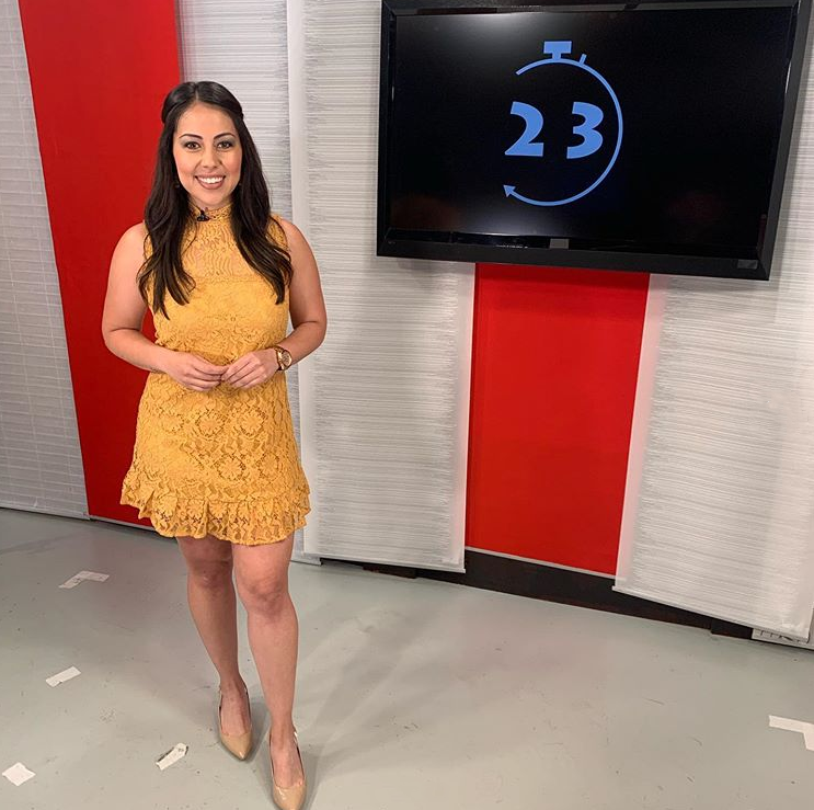 美国31岁美女主持人 和男友同骑摩托外出遭遇致命车祸 当场去世