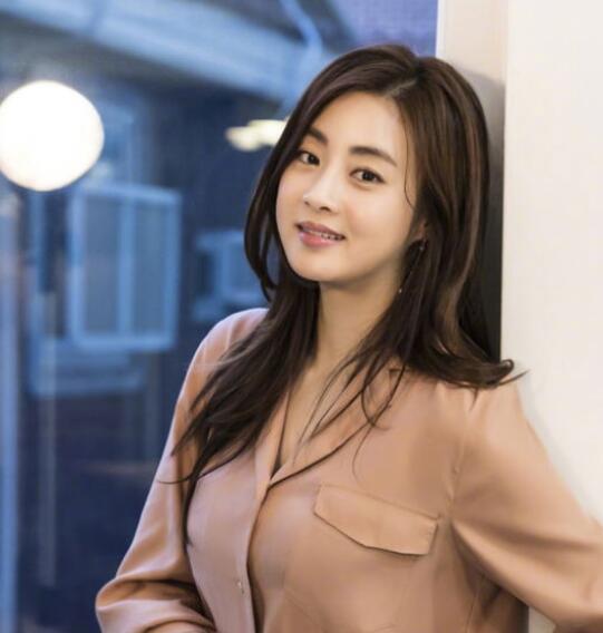 玄彬前女友姜素拉今日举行婚礼,男方是大她8岁的韩医院院长