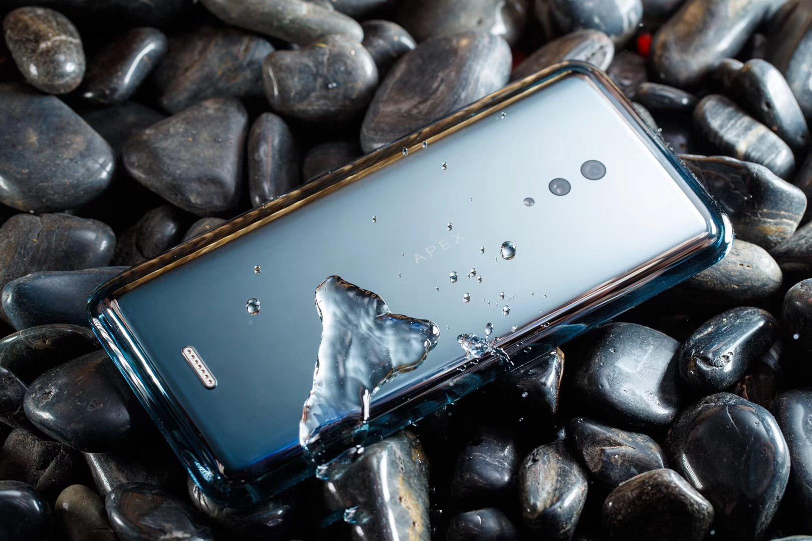 100屏下摄像头将要量产华为小米很苦恼告别升降和挖孔