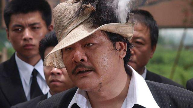 林雪晒17岁旧照，网友感慨认不出，这5个胖子明星年轻时竟这么瘦