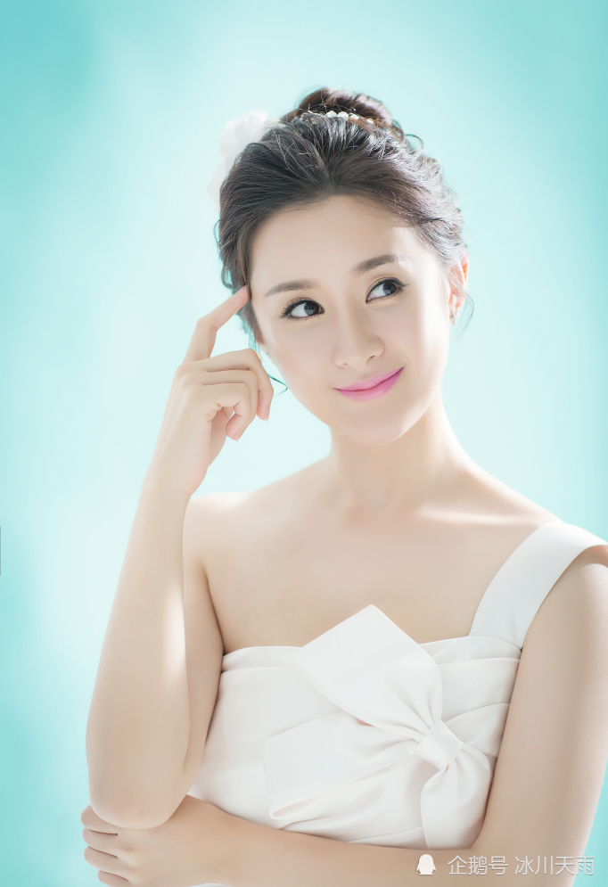 郑媛元,风姿绰约,国色天香