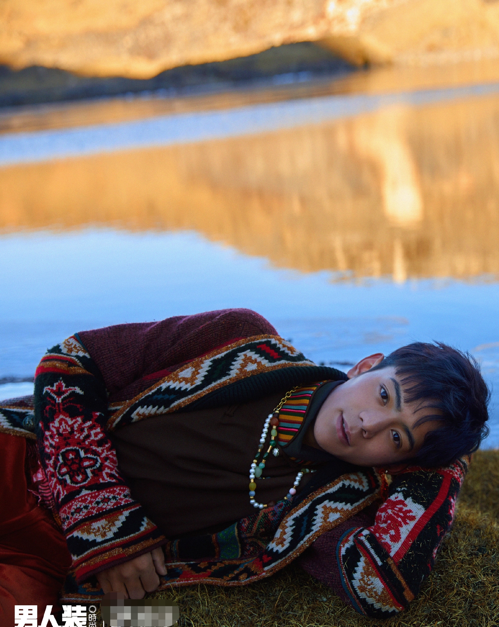 跨入时尚圈的丁真拥有帅气自然的脸蛋和质朴阳光的笑容,这是被广大