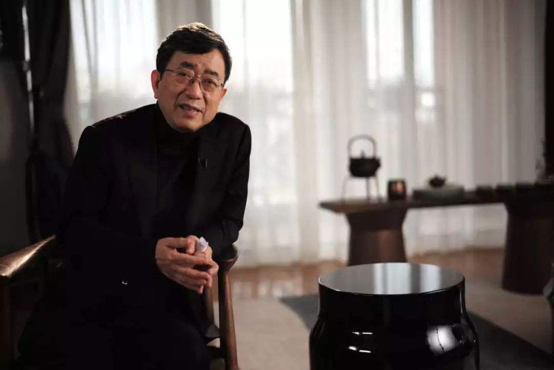 曾经满世界演讲的余秋雨,为什么这几年变得低调了?是没作品了吗