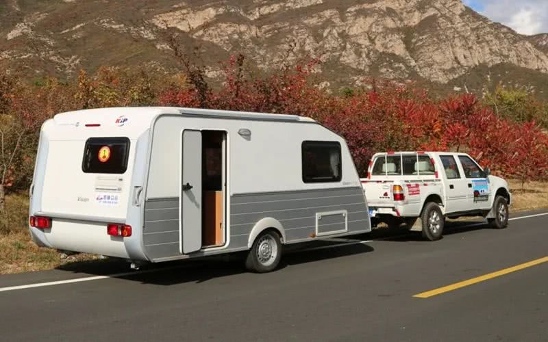 在国外,房车,拖挂车的流行让拖车钩成为了必备装备之一.